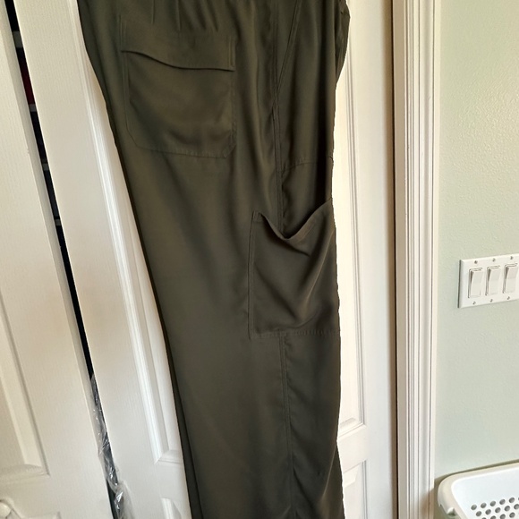 WHBM Olive Green Silky Cargo Pant - Picture 6 of 15